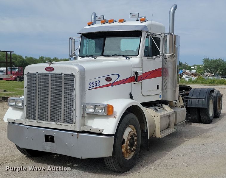 image for item NZ9949 2002 Peterbilt  378 semi truck