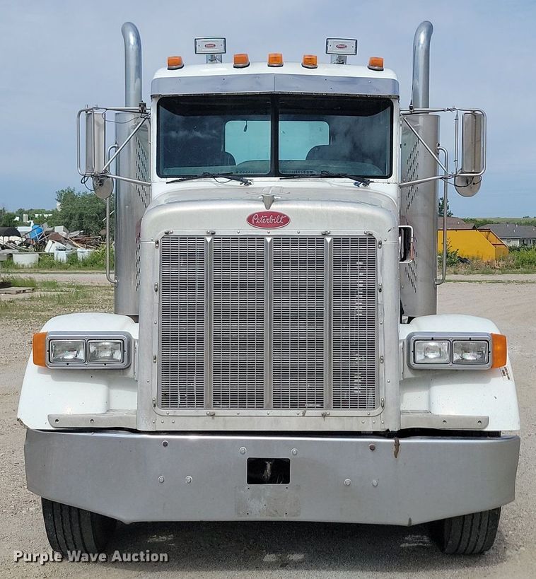image for item NZ9949 2002 Peterbilt  378 semi truck