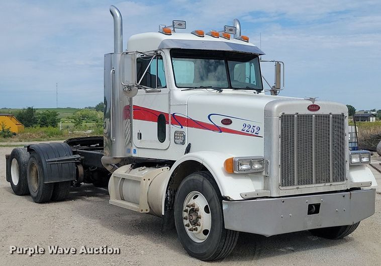 image for item NZ9949 2002 Peterbilt  378 semi truck