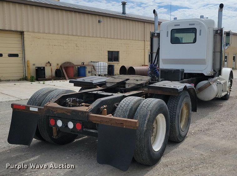 image for item NZ9949 2002 Peterbilt  378 semi truck