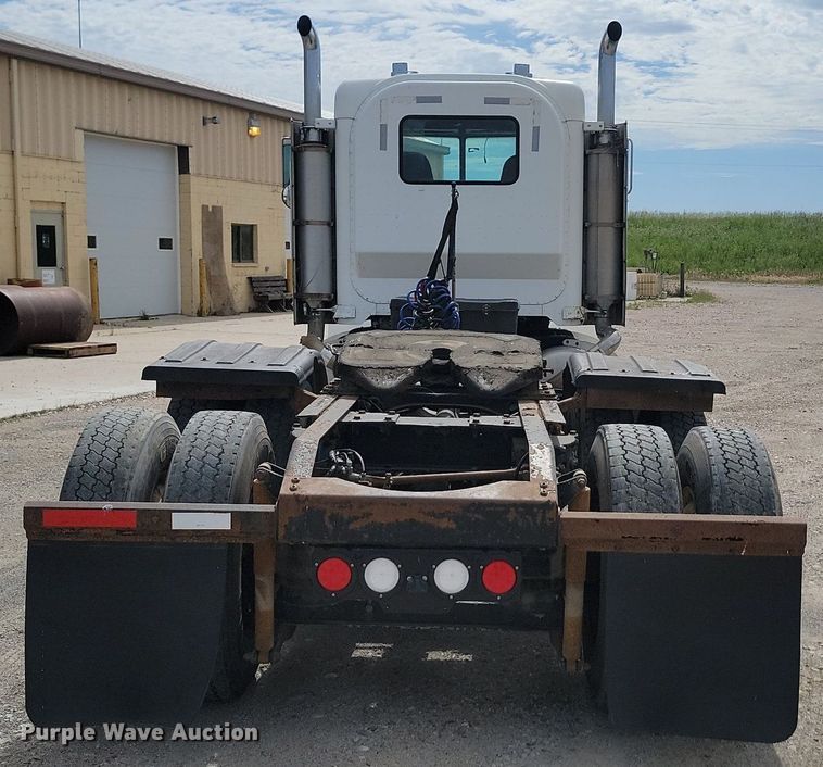 image for item NZ9949 2002 Peterbilt  378 semi truck
