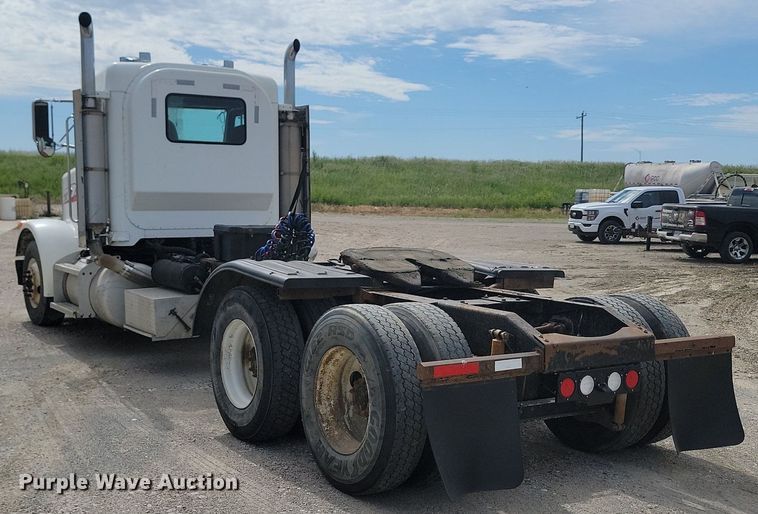 image for item NZ9949 2002 Peterbilt  378 semi truck