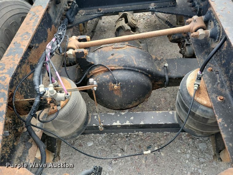 image for item NZ9949 2002 Peterbilt  378 semi truck