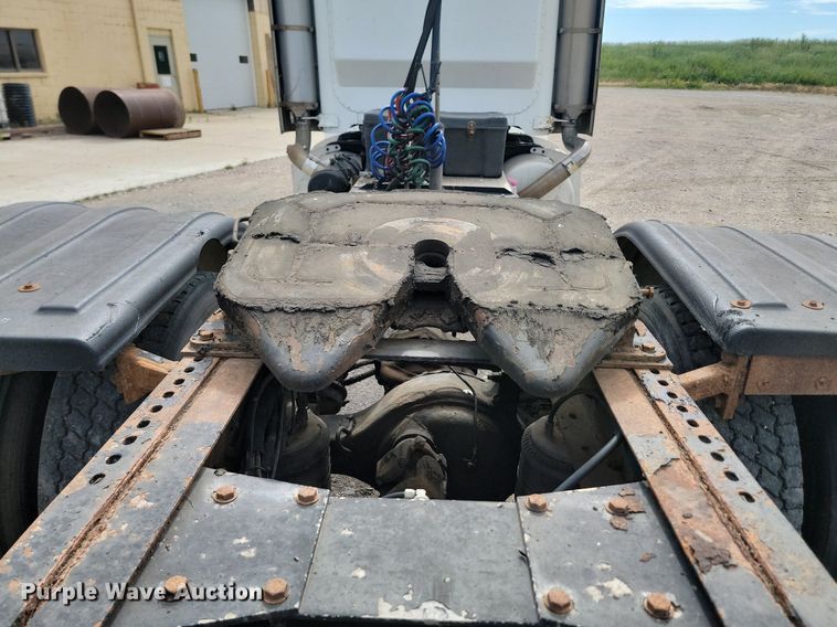 image for item NZ9949 2002 Peterbilt  378 semi truck