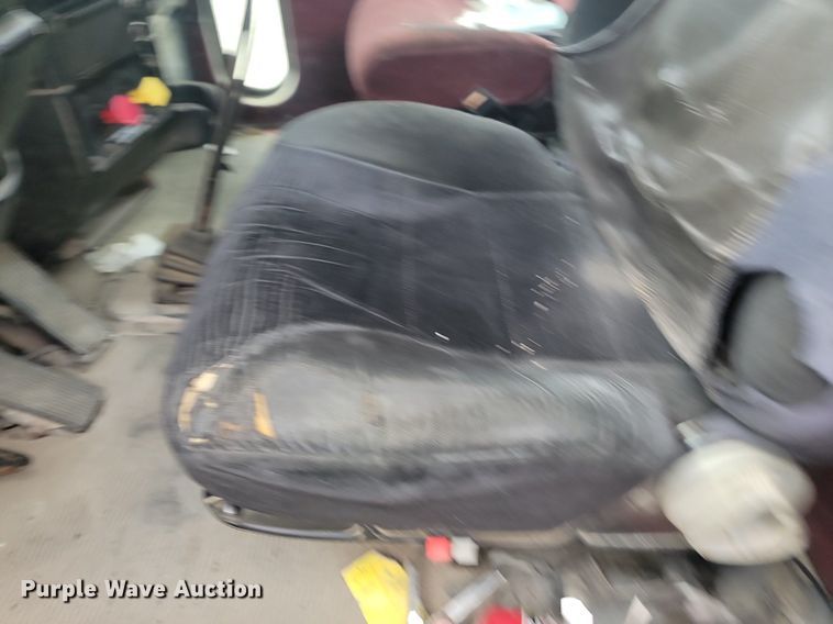 image for item NZ9949 2002 Peterbilt  378 semi truck