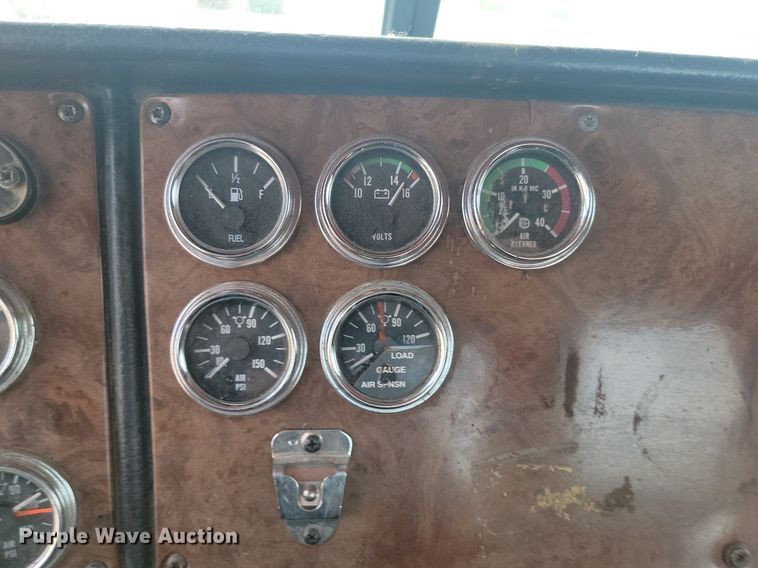 image for item NZ9949 2002 Peterbilt  378 semi truck