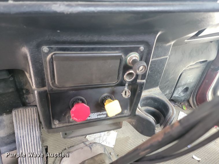 image for item NZ9949 2002 Peterbilt  378 semi truck