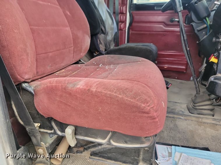 image for item NZ9949 2002 Peterbilt  378 semi truck