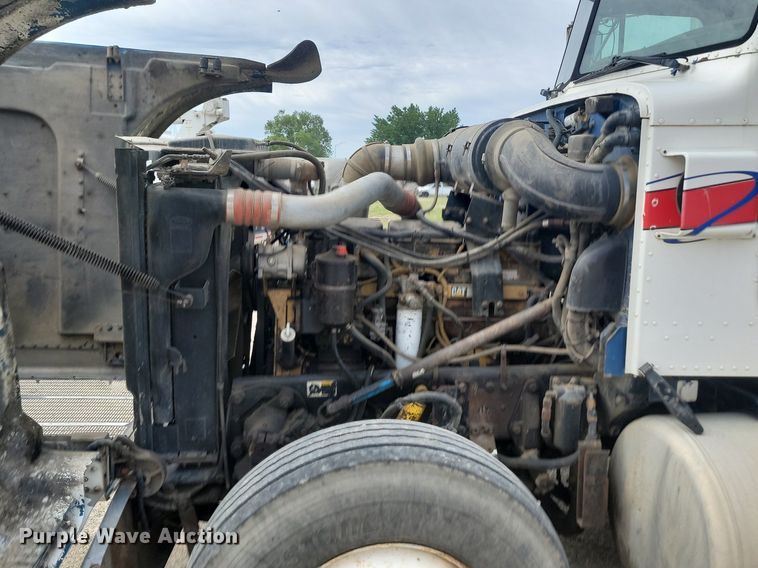 image for item NZ9949 2002 Peterbilt  378 semi truck