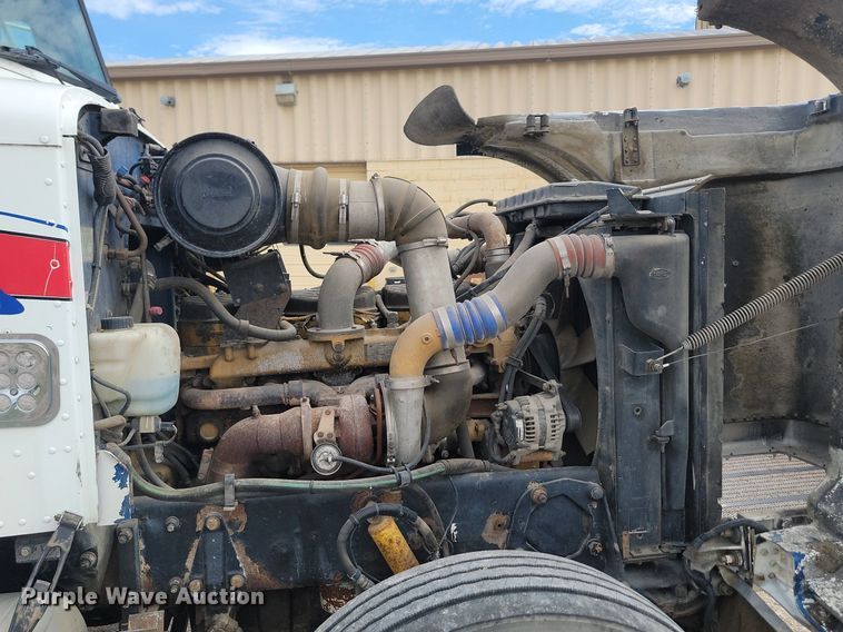 image for item NZ9949 2002 Peterbilt  378 semi truck