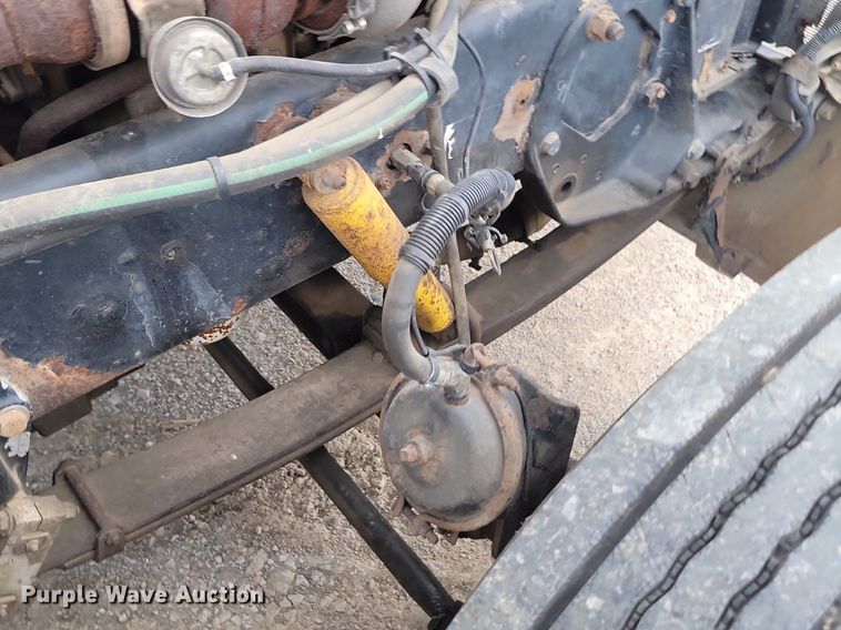 image for item NZ9949 2002 Peterbilt  378 semi truck