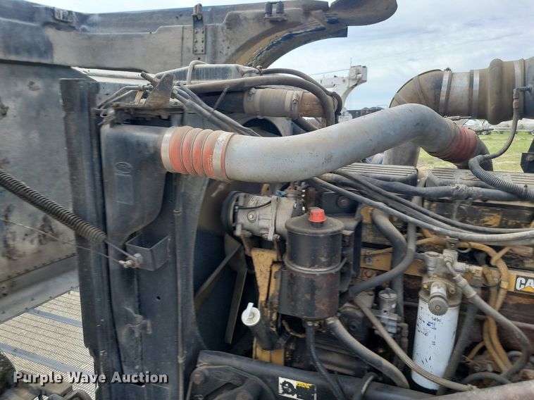 image for item NZ9949 2002 Peterbilt  378 semi truck