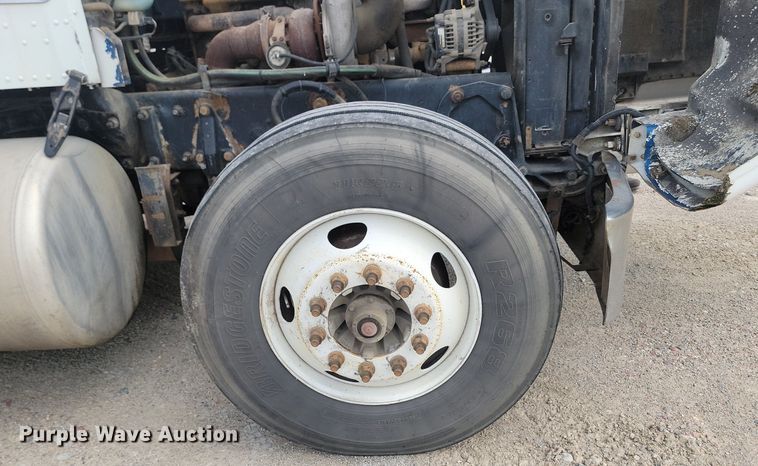 image for item NZ9949 2002 Peterbilt  378 semi truck