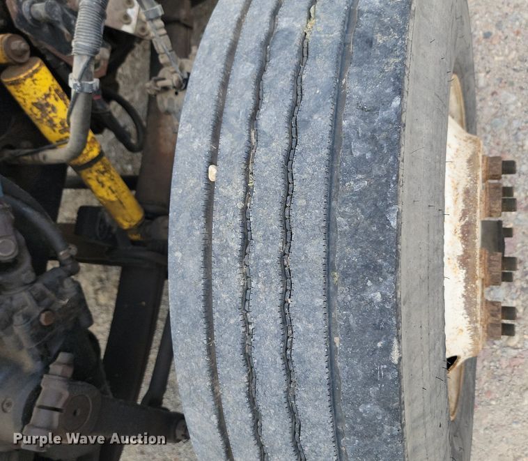 image for item NZ9949 2002 Peterbilt  378 semi truck