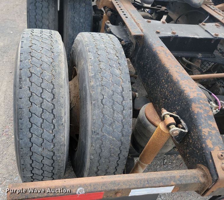 image for item NZ9949 2002 Peterbilt  378 semi truck