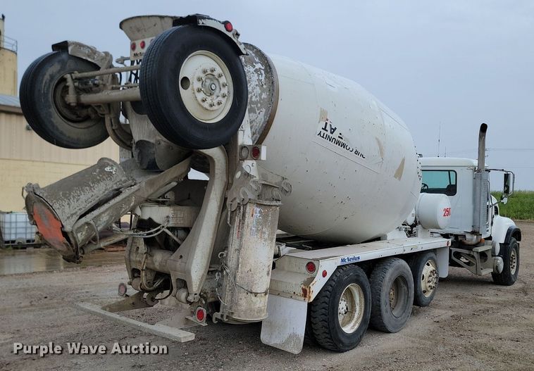 image for item NZ9950 2004 Mack CV513 ready mix truck