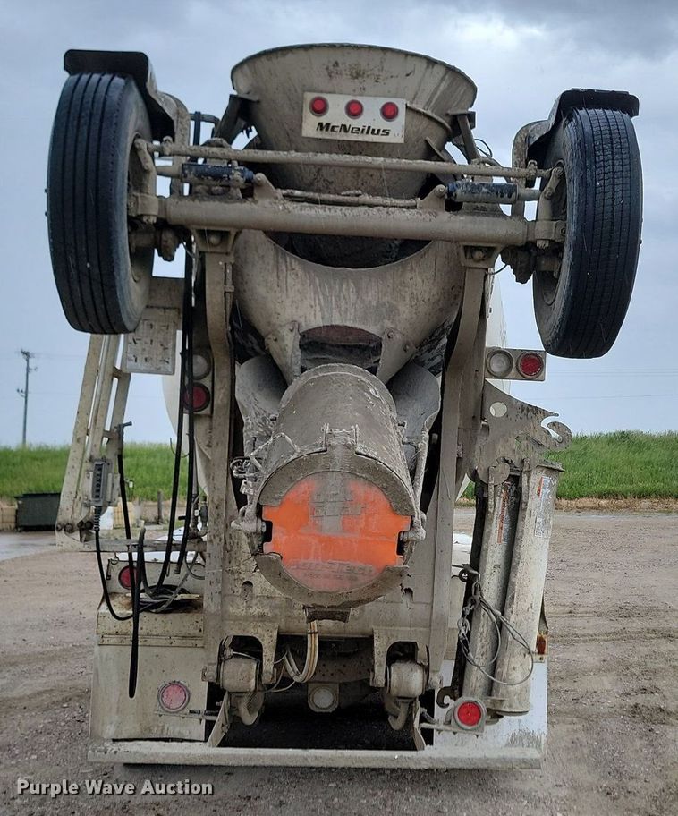 image for item NZ9950 2004 Mack CV513 ready mix truck