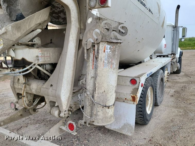 image for item NZ9950 2004 Mack CV513 ready mix truck