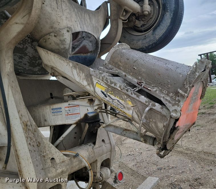 image for item NZ9950 2004 Mack CV513 ready mix truck