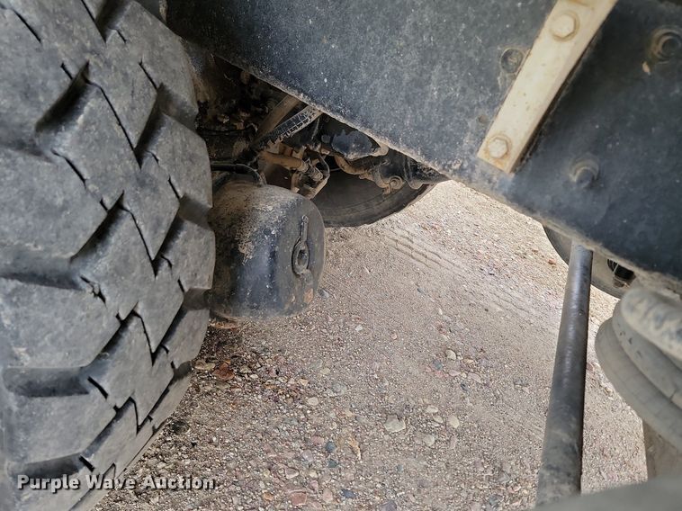 image for item NZ9950 2004 Mack CV513 ready mix truck