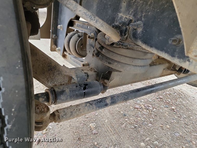 image for item NZ9950 2004 Mack CV513 ready mix truck