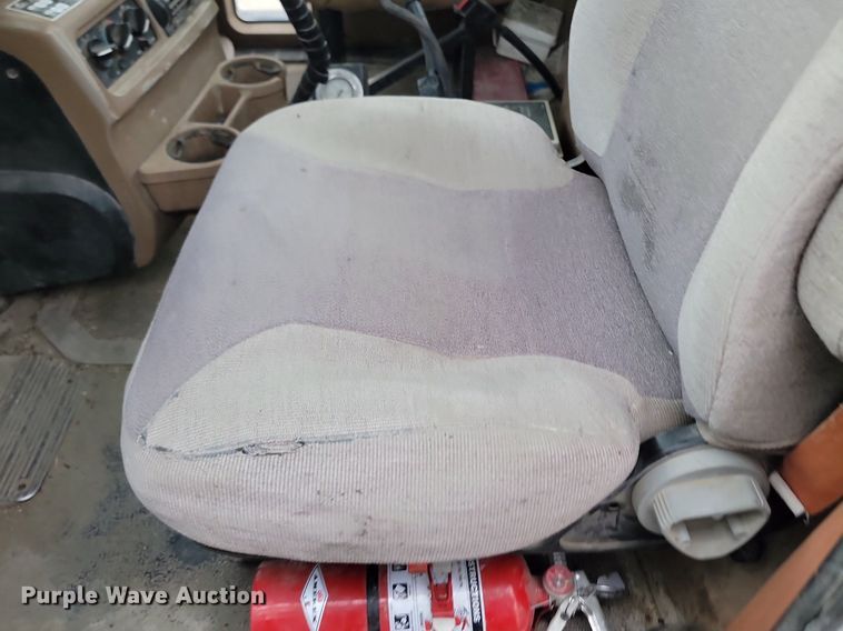 image for item NZ9950 2004 Mack CV513 ready mix truck