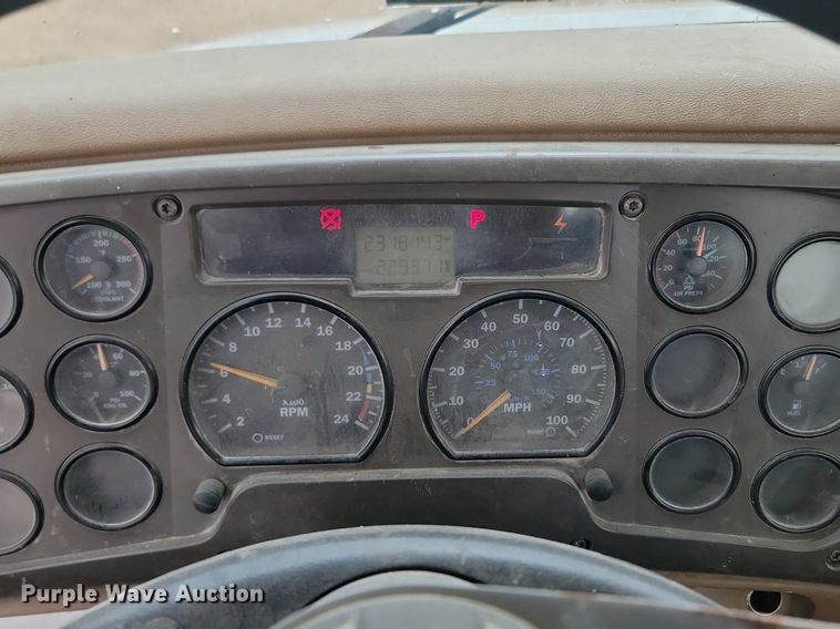 image for item NZ9950 2004 Mack CV513 ready mix truck