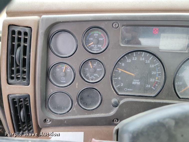 image for item NZ9950 2004 Mack CV513 ready mix truck