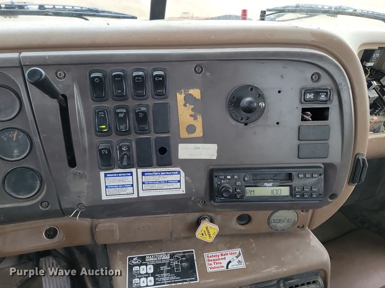 image for item NZ9950 2004 Mack CV513 ready mix truck