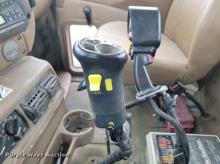 image for item NZ9950 2004 Mack CV513 ready mix truck