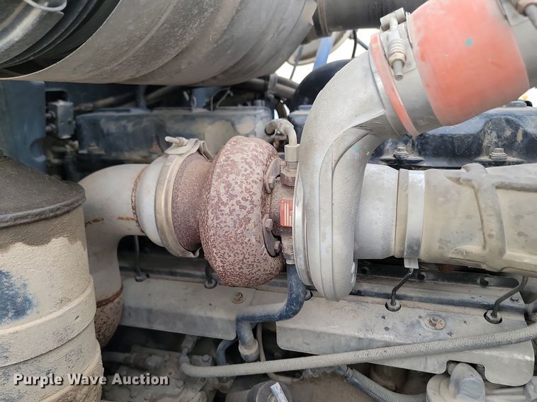 image for item NZ9950 2004 Mack CV513 ready mix truck