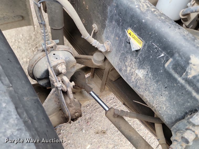 image for item NZ9950 2004 Mack CV513 ready mix truck