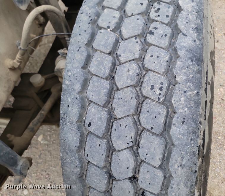 image for item NZ9950 2004 Mack CV513 ready mix truck