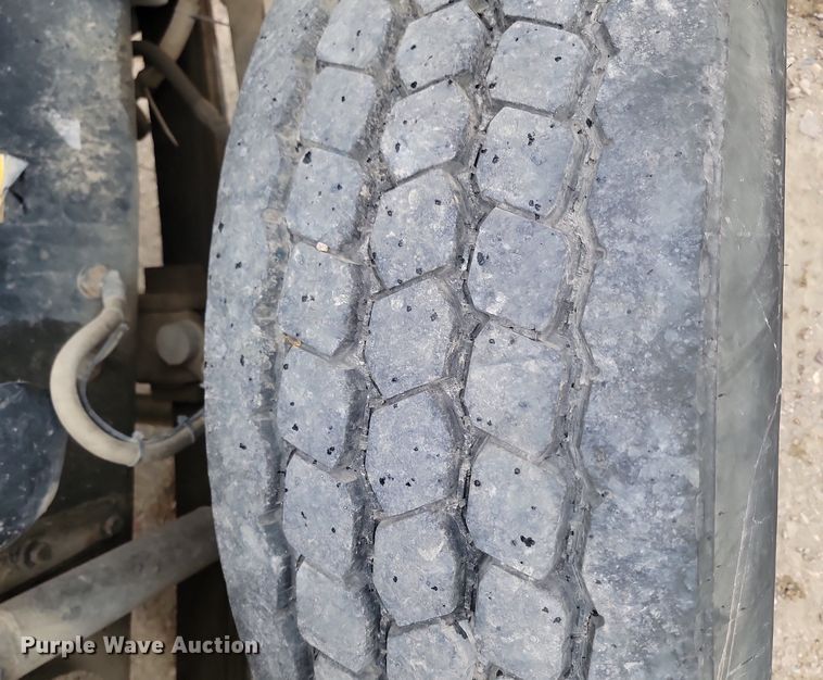 image for item NZ9950 2004 Mack CV513 ready mix truck