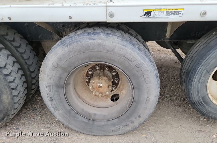 image for item NZ9950 2004 Mack CV513 ready mix truck