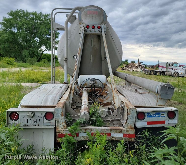 image for item NZ9952 1996 Fruehauf pneumatic dry bulk trailer