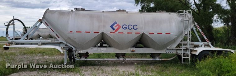 image for item NZ9952 1996 Fruehauf pneumatic dry bulk trailer