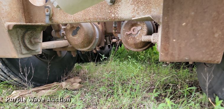 image for item NZ9952 1996 Fruehauf pneumatic dry bulk trailer