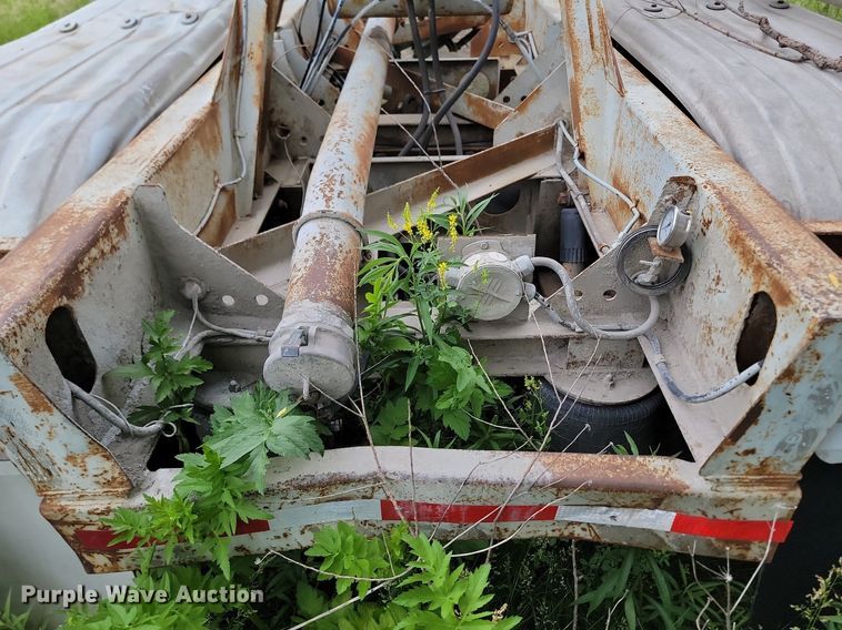 image for item NZ9952 1996 Fruehauf pneumatic dry bulk trailer