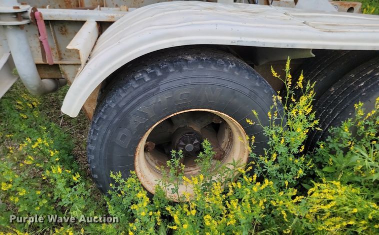 image for item NZ9952 1996 Fruehauf pneumatic dry bulk trailer