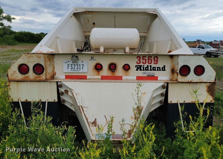 image for item NZ9953 2008 Midland MG40TC2000 bottom dump trailer