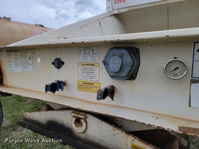 image for item NZ9953 2008 Midland MG40TC2000 bottom dump trailer