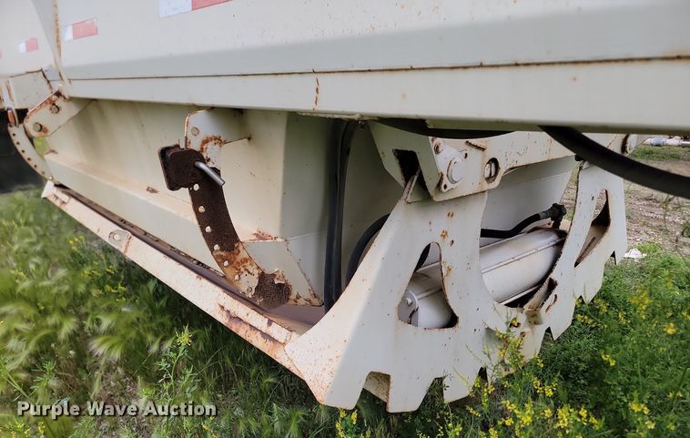 image for item NZ9953 2008 Midland MG40TC2000 bottom dump trailer