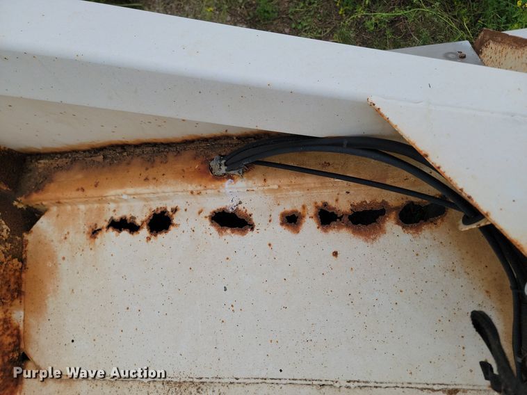 image for item NZ9953 2008 Midland MG40TC2000 bottom dump trailer