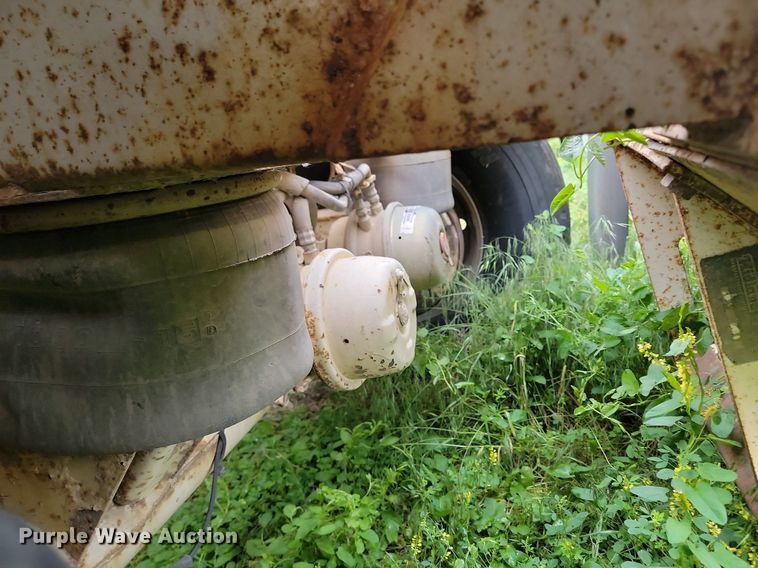 image for item NZ9953 2008 Midland MG40TC2000 bottom dump trailer