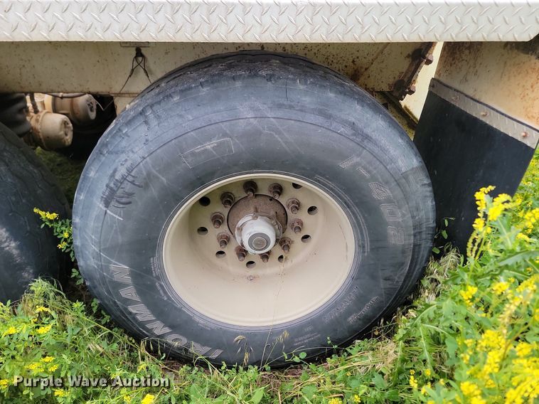 image for item NZ9953 2008 Midland MG40TC2000 bottom dump trailer