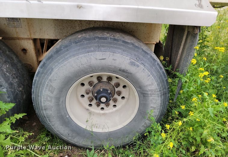 image for item NZ9953 2008 Midland MG40TC2000 bottom dump trailer