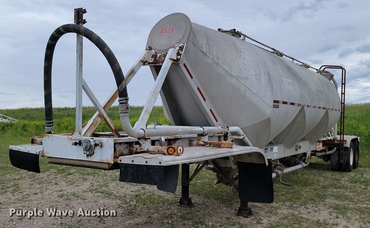 image for item NZ9954 1997 Fruehauf HAB-HE2-J1000X3 pneumatic dry bulk trailer