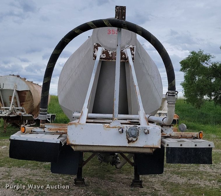 image for item NZ9954 1997 Fruehauf HAB-HE2-J1000X3 pneumatic dry bulk trailer