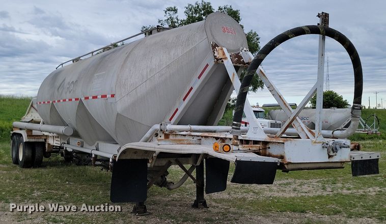 image for item NZ9954 1997 Fruehauf HAB-HE2-J1000X3 pneumatic dry bulk trailer